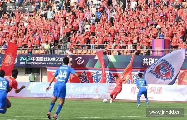 赢球即冲超！足球报：铜梁龙仍握有优势，末轮需要“重庆血性”